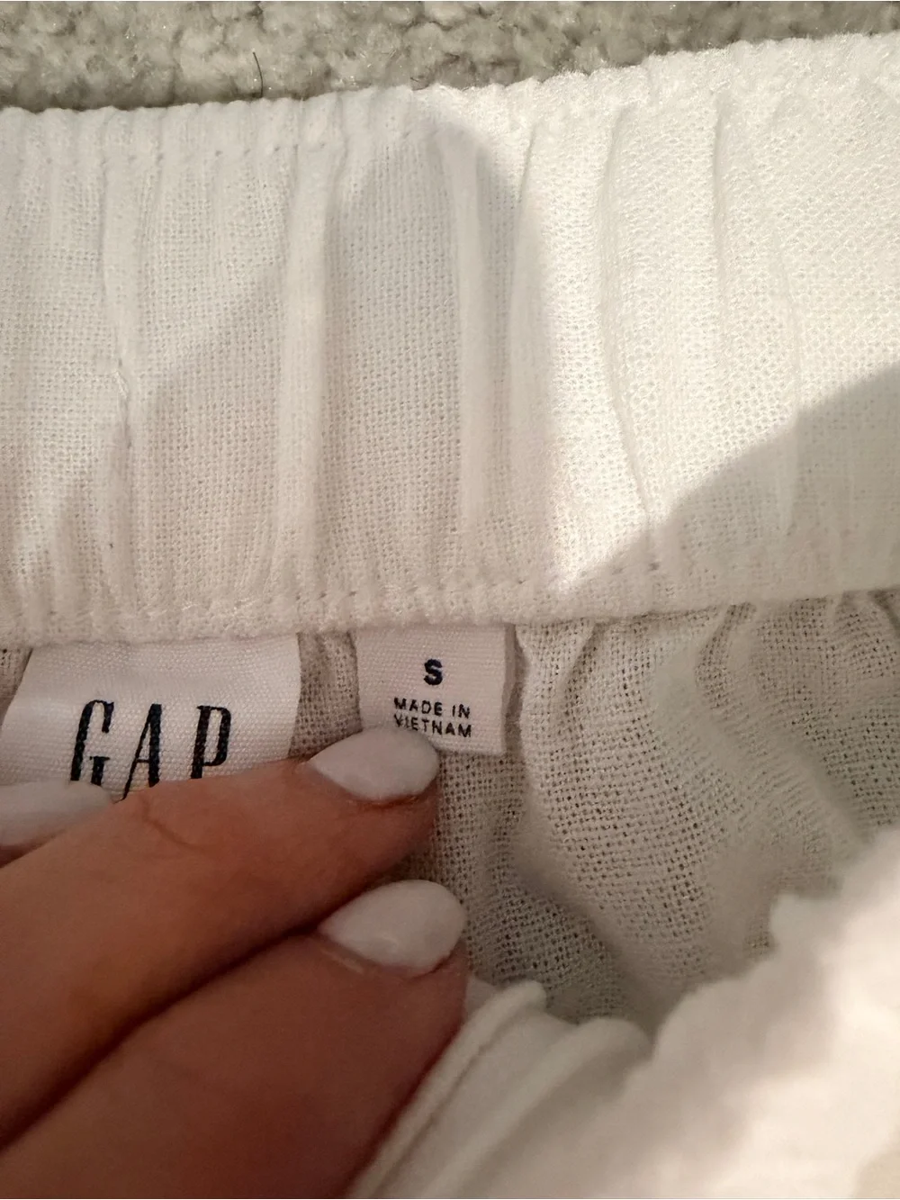 GAP lightweight white